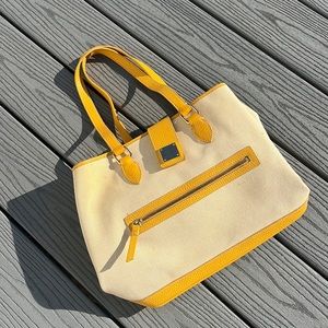 ☀️ Dooney & Burke Tote with Leather Handles